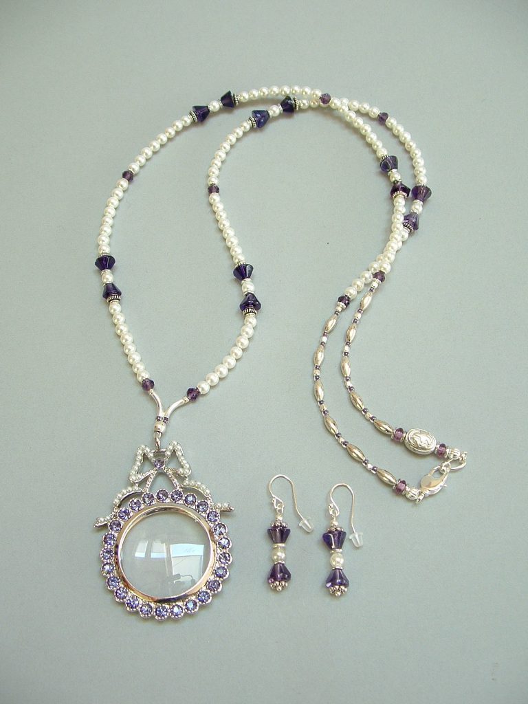 The Scrutiniser Eleyne Williams - Narrative Necklaces - The Scrutiniser