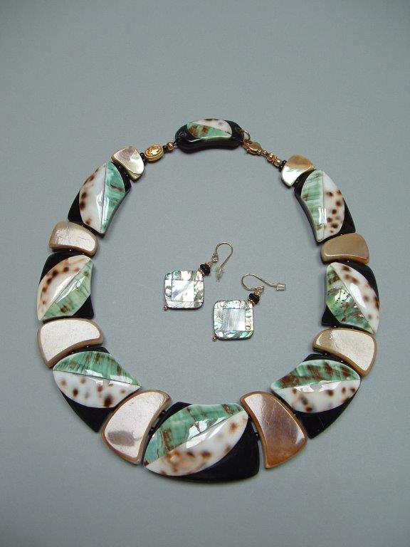 The Shell Seekers Eleyne Williams - Narrative Necklaces - The Shell Seekers