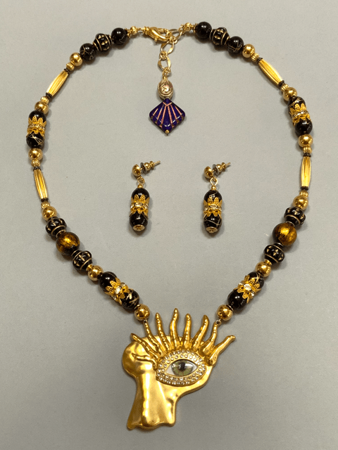 Masque Eleyne Williams - Narrative Necklaces - Masque